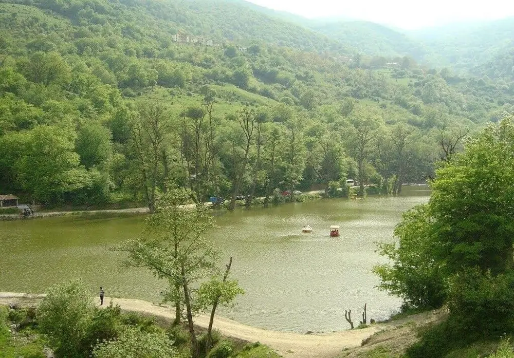 دریاچه شورمست