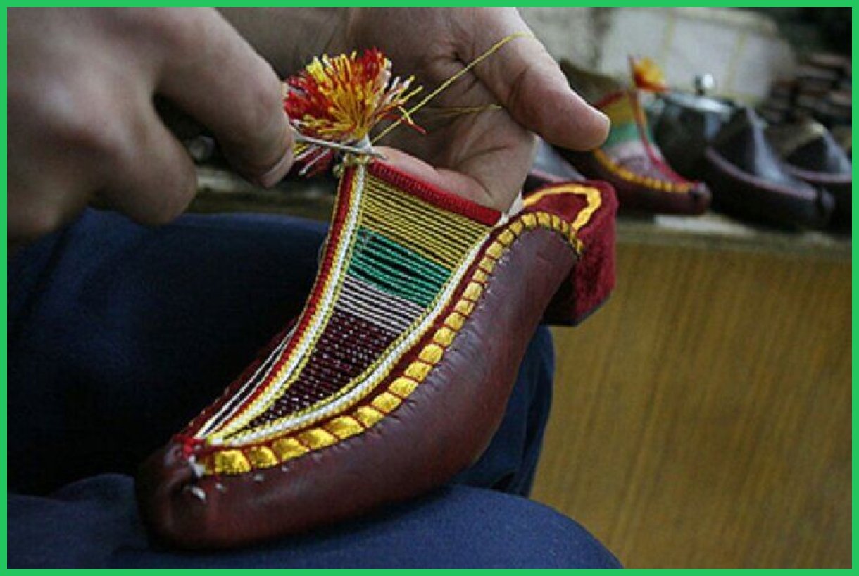 چراغ خاموش هنر چاروق دوزی در زنجان