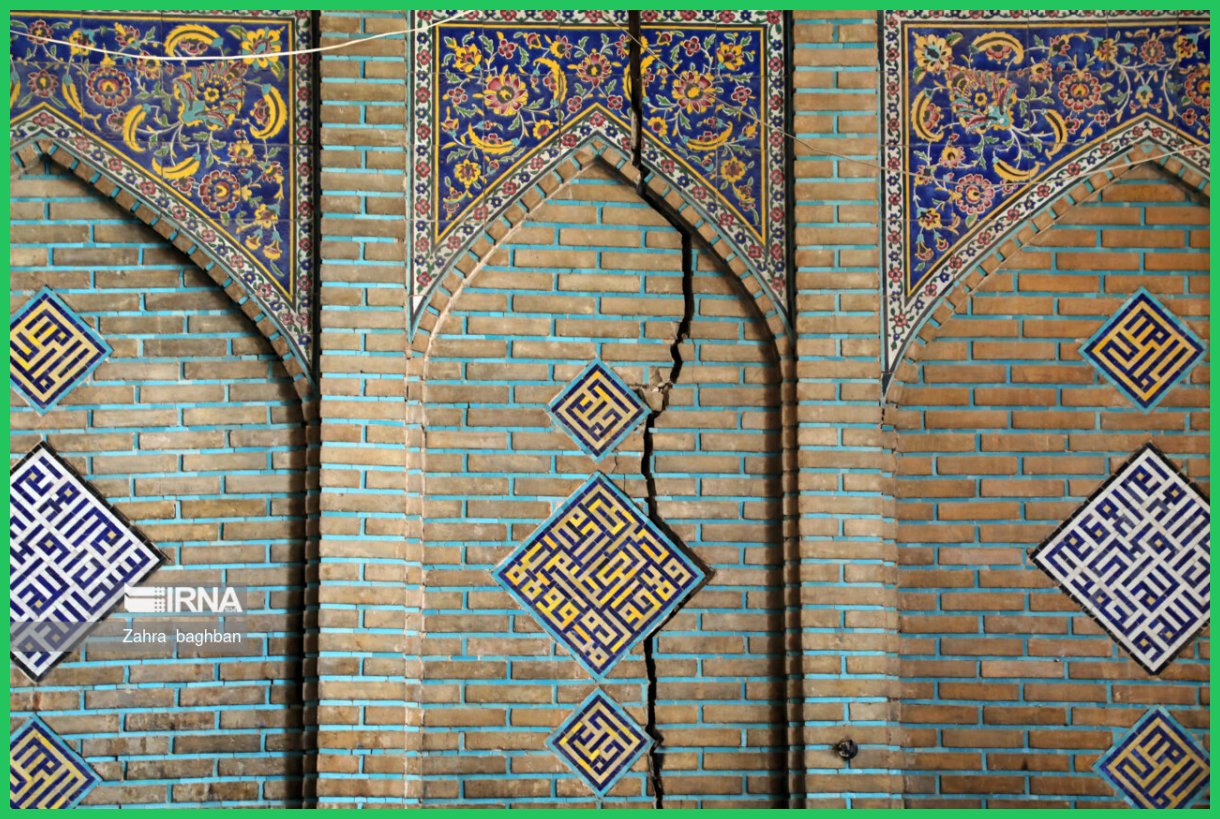 وضعیت بحرانی «مسجد سید» اصفهان نیاز به اقدامات فوری دارد + فیلم