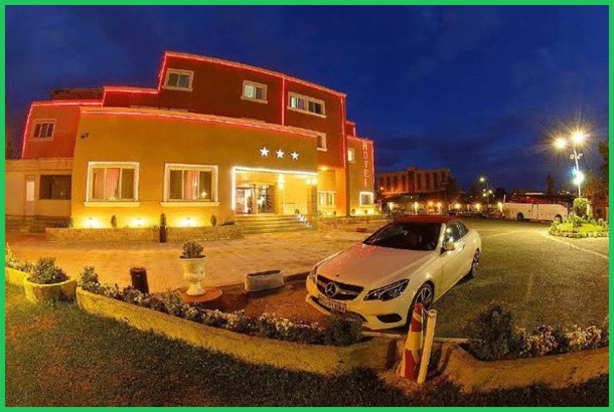 عباسی: ۱۰ هزار گردشگر خارجی در هتل‌های جهانگردی ایران اقامت کردند